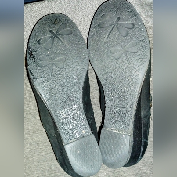 ERIC MICHAEL "LENA" BLACK LEATHER WEDGE ANKLE BOOTS W/ BUCKLE ACCENTS ~ SIZE 39 - Picture 13 of 13